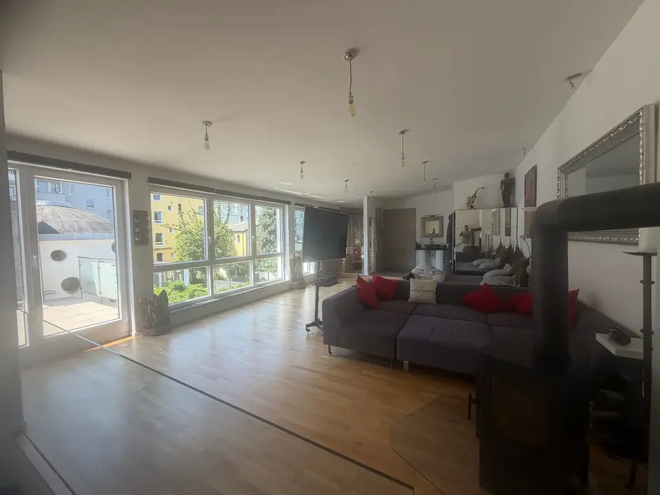 4 Zimmer Wohnung mit 165 m² in Düsseldorf – Bild 1