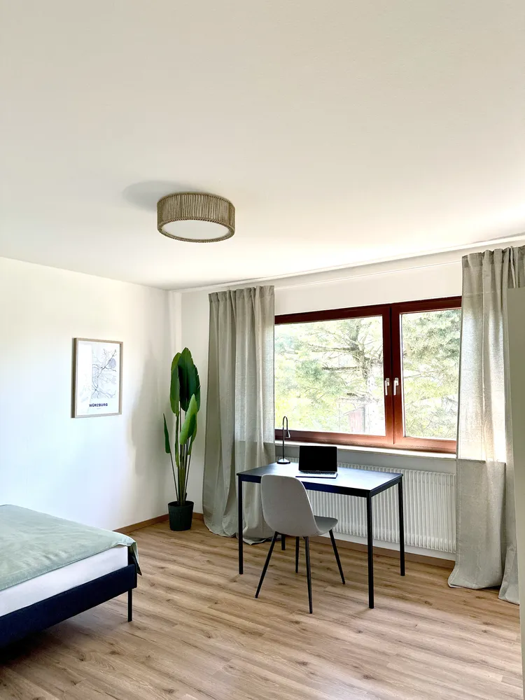 7 Zimmer Haus mit 228 m² in Würzburg – Bild 1