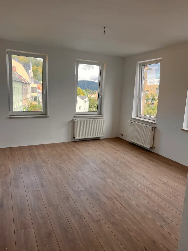 4 Zimmer Wohnung mit 105 m² in Greiz – Bild 1