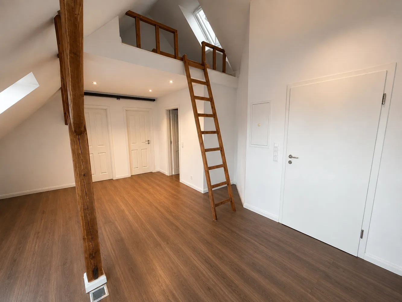 2 Zimmer Wohnung mit 60 m² in Hamburg – Bild 1