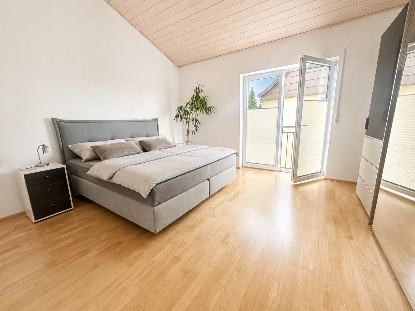 3 Zimmer Wohnung mit 100 m² in Augsburg – Bild 3