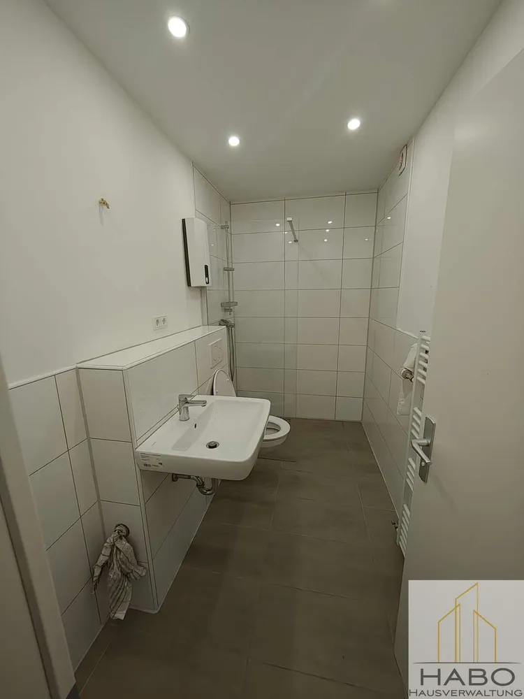 1 room apartment with 42 m² in Essen – Photo 2