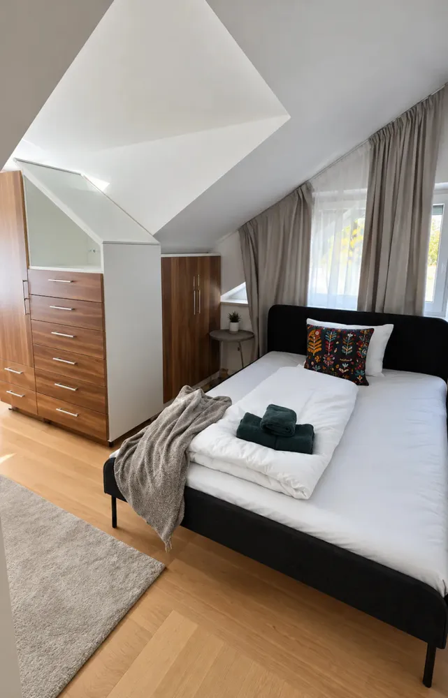 Shared room with 12 m² in Munich – Photo 2