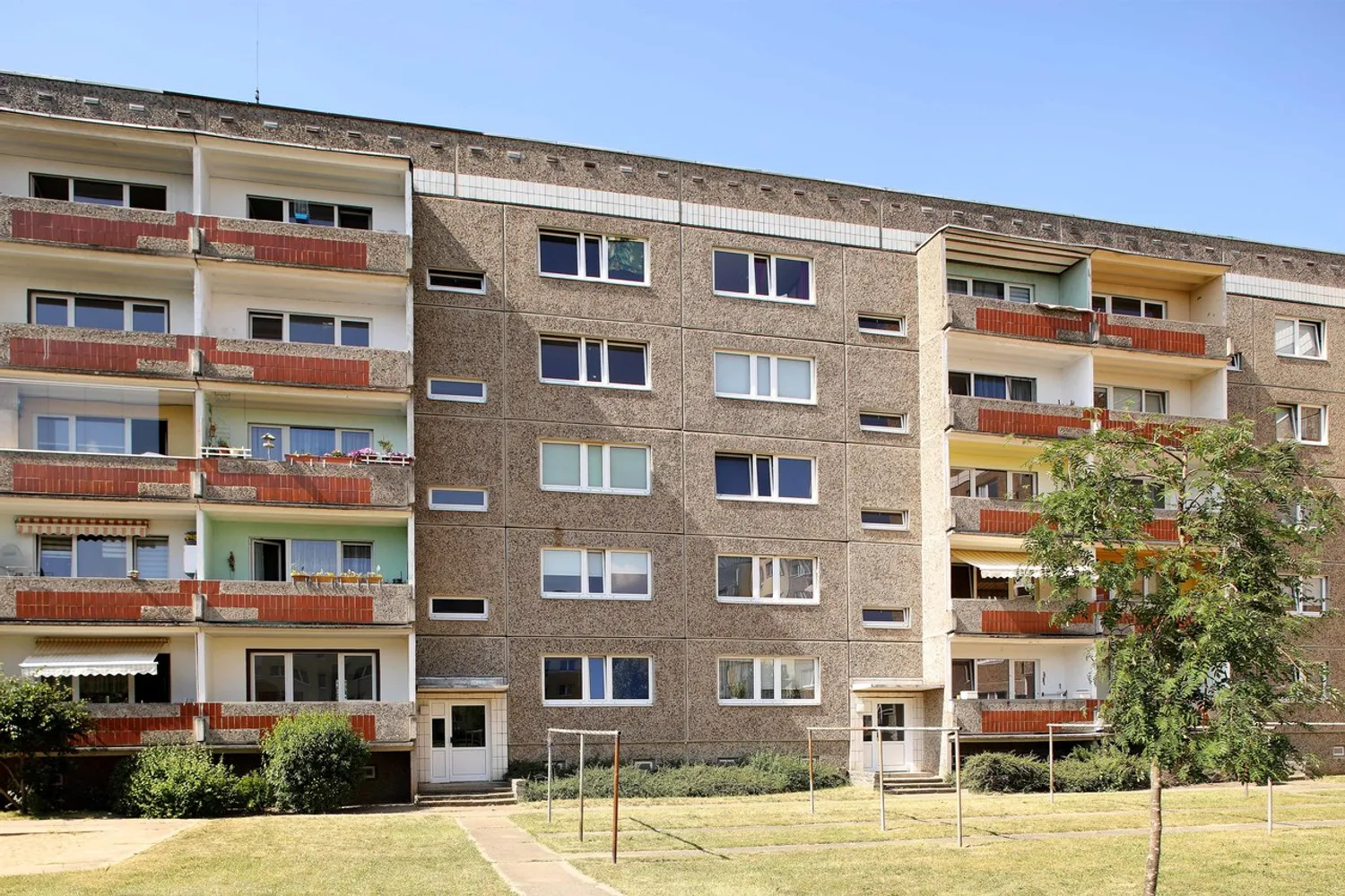 4 Zimmer Wohnung mit 76 m² in Neubrandenburg – Bild 1