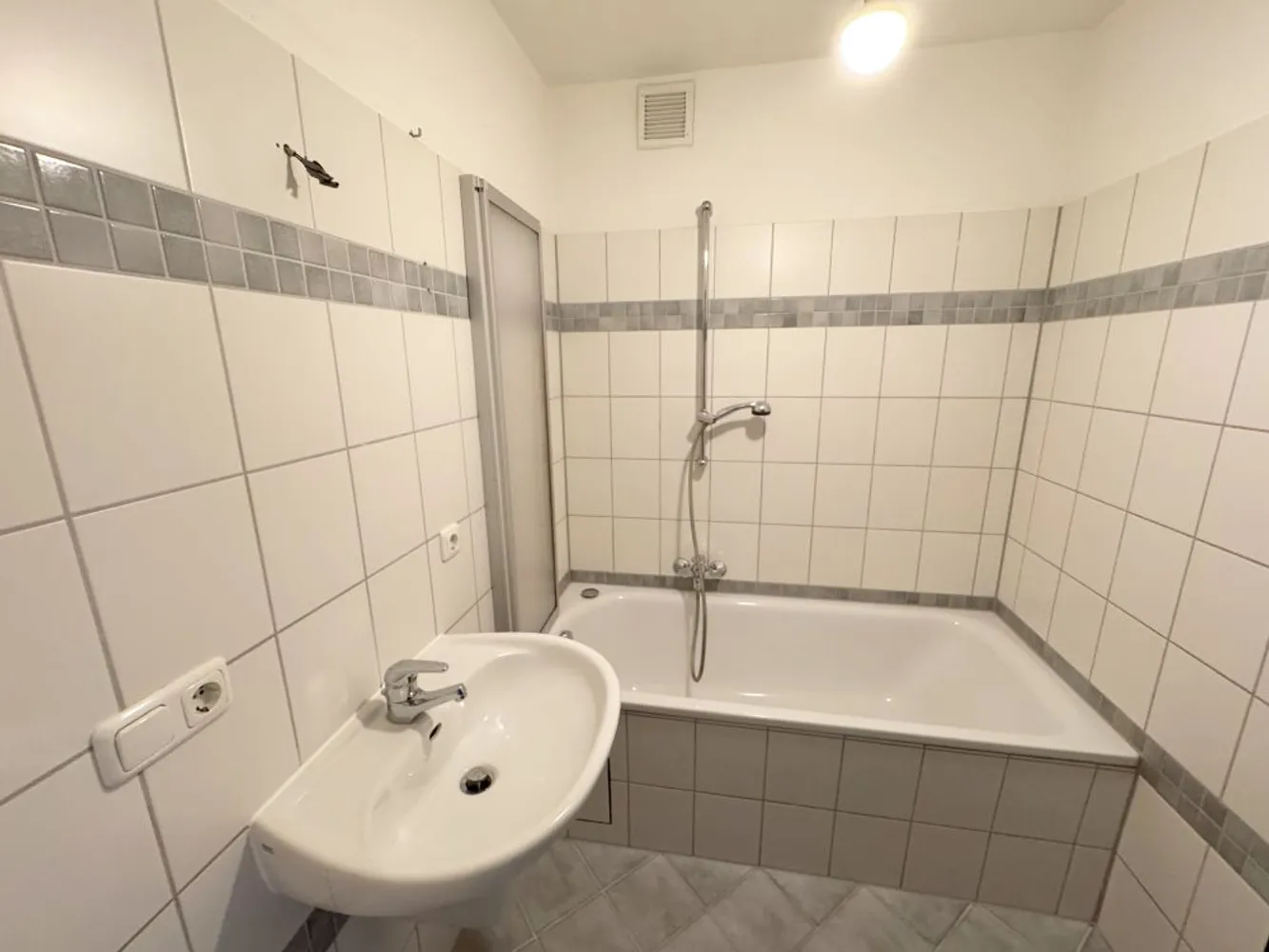 4 Zimmer Wohnung mit 109 m² in Wiesbaden – Bild 8