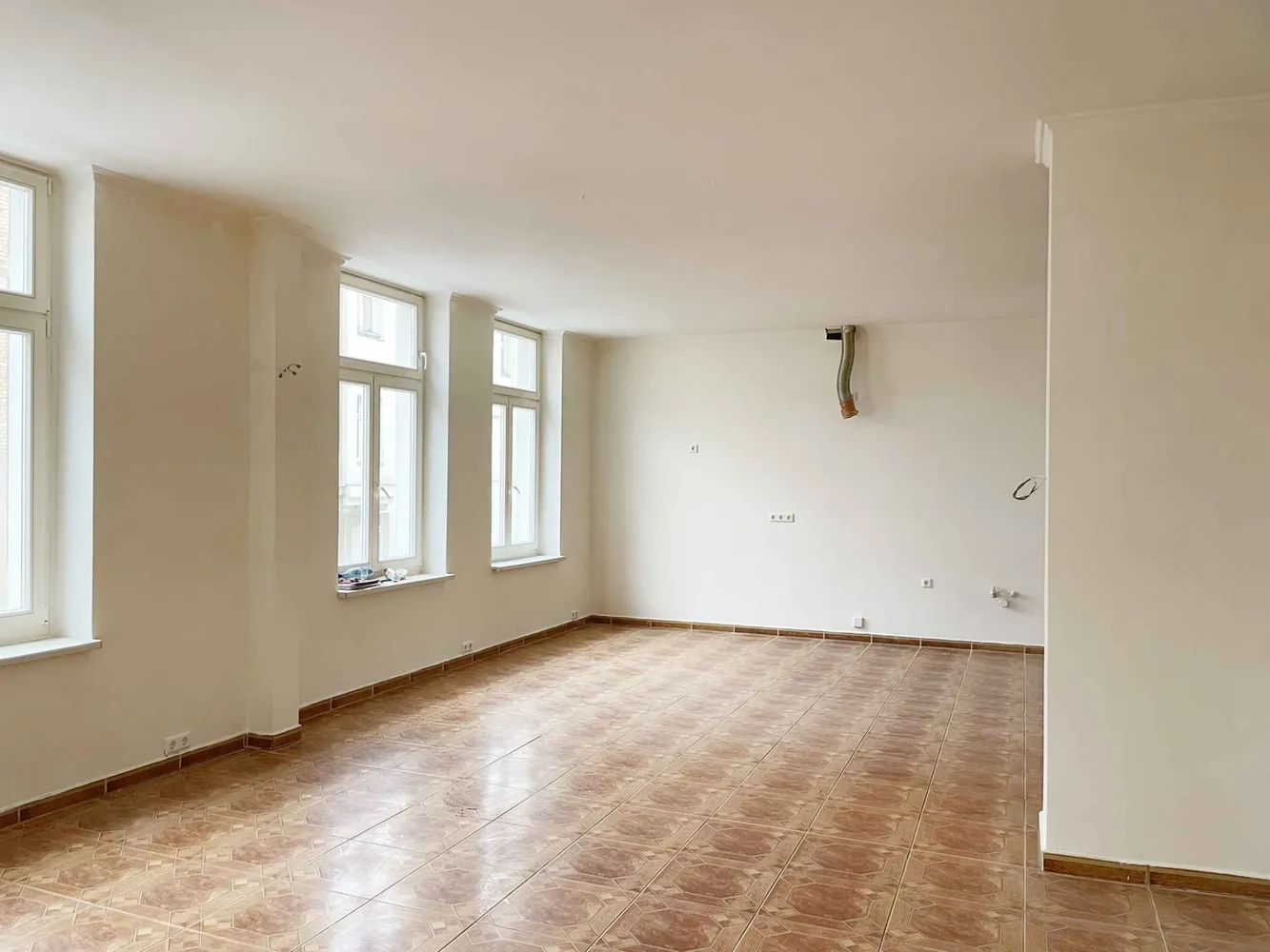 5 Zimmer Wohnung mit 196 m² in Halle (Saale) – Bild 1