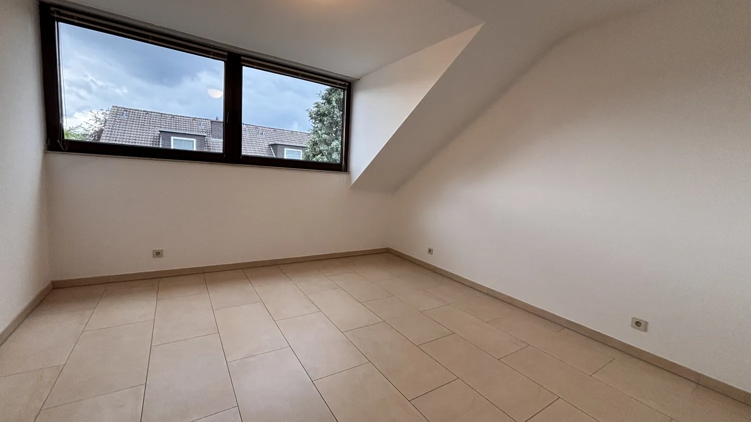 4 Zimmer Wohnung mit 138 m² in Düsseldorf – Bild 7
