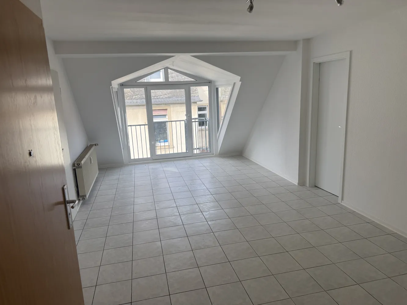 4 Zimmer Wohnung mit 81 m² in Frankfurt am Main – Bild 1