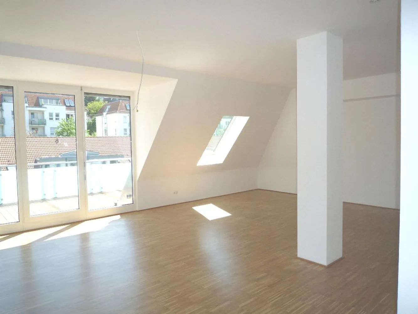 5 Zimmer Wohnung mit 159 m² in Stuttgart – Bild 1