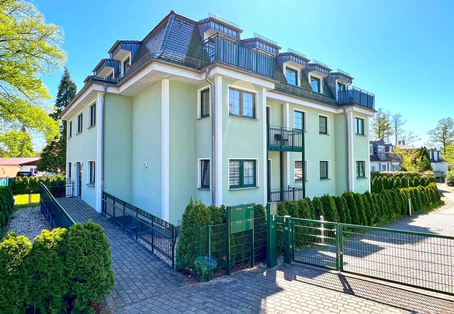 3 Zimmer Wohnung mit 123 m² in Berlin – Bild 2