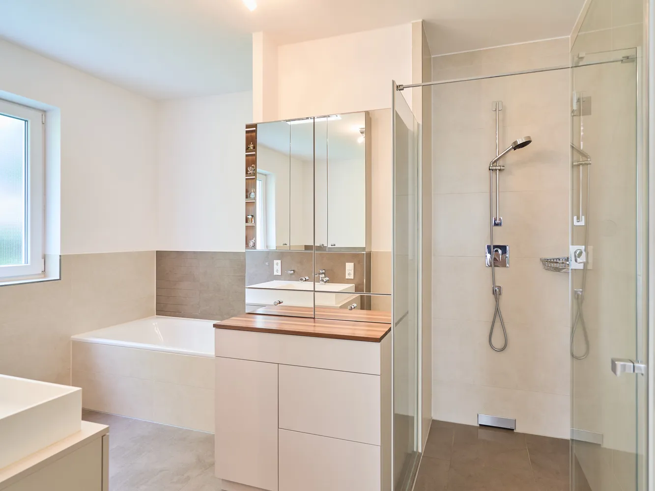 4 Zimmer Wohnung mit 181 m² in München – Bild 6