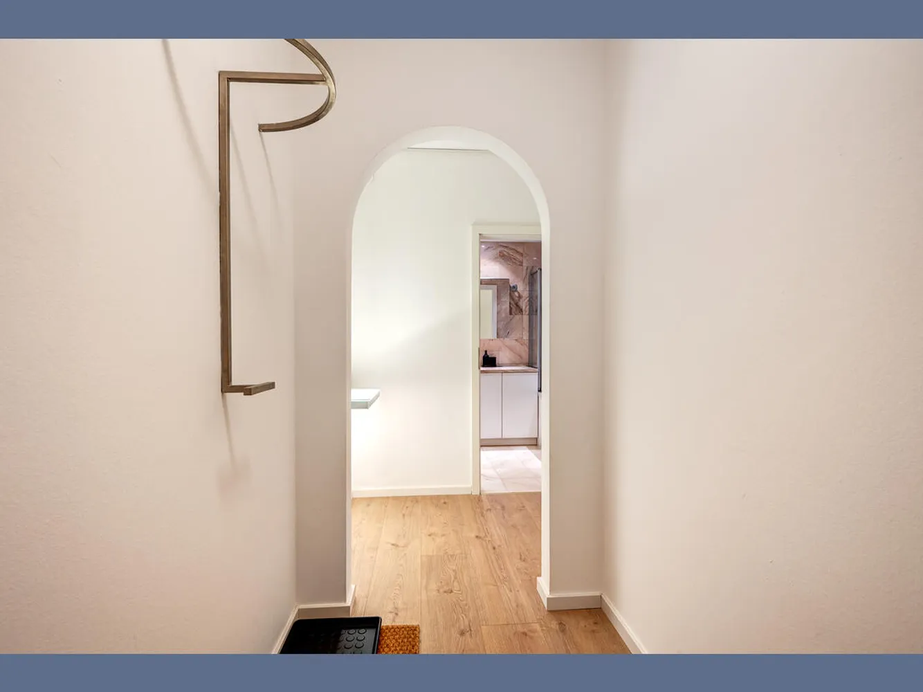 1 room apartment with 66 m² in Munich – Photo 11