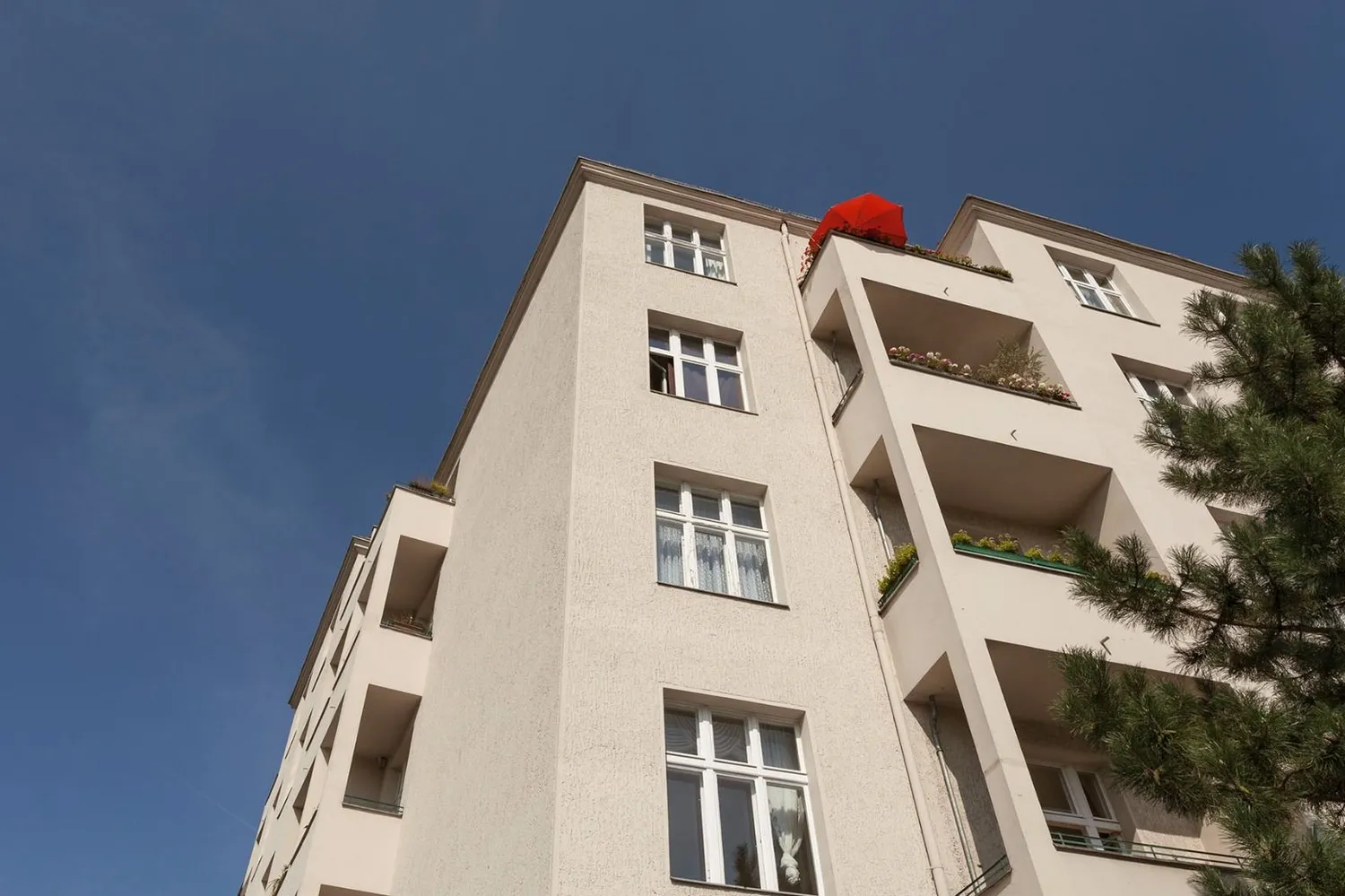 2 room apartment with 67 m² in Berlin – Photo 1