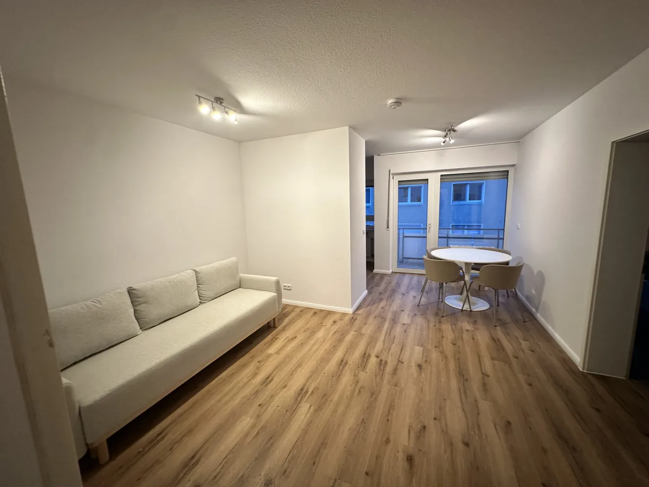 2 room apartment with 50 m² in Frankfurt am Main – Photo 8