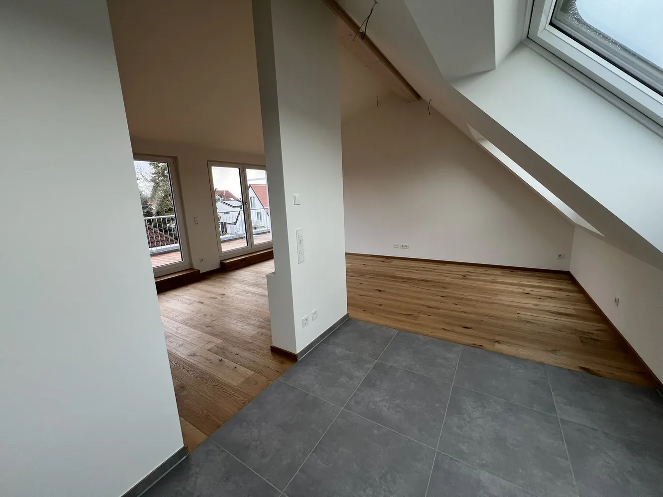 4 Zimmer Wohnung mit 115 m² in München – Bild 1