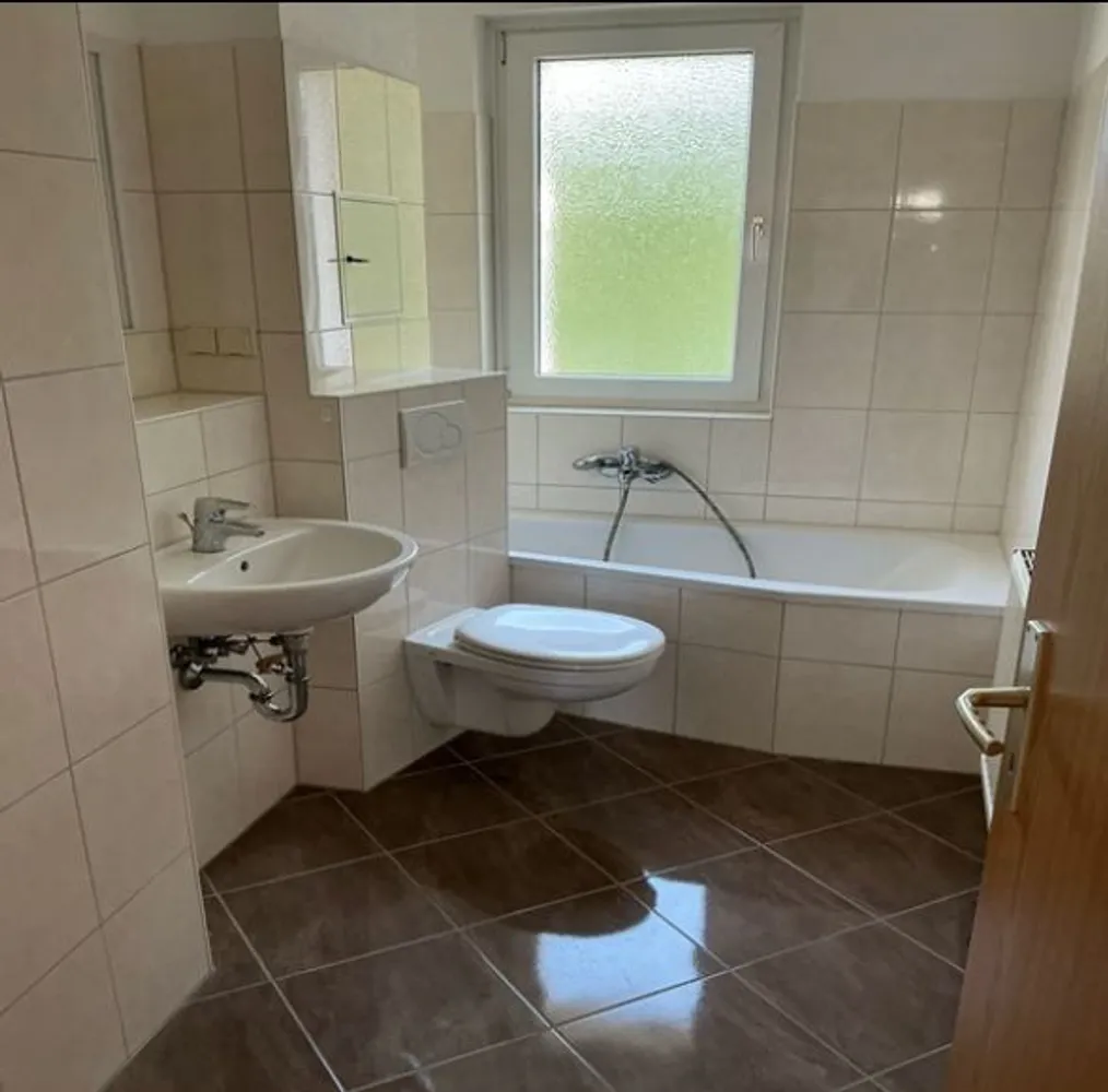 3 Zimmer Wohnung mit 58 m² in Halle (Saale) – Bild 2