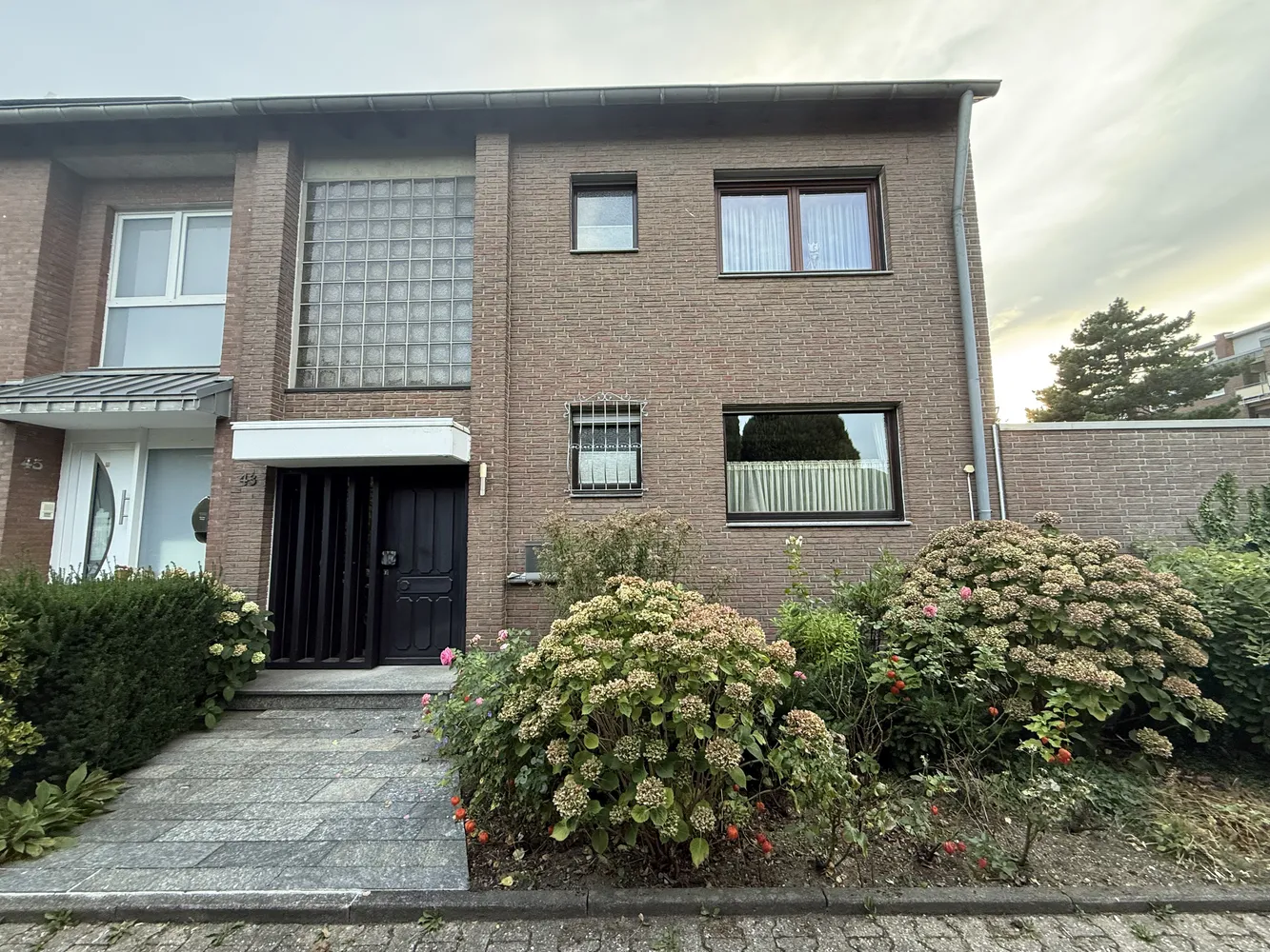 6 Zimmer Haus mit 180 m² in Mönchengladbach – Bild 1