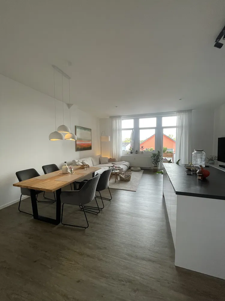 4 Zimmer Wohnung mit 127 m² in Wiesbaden – Bild 2