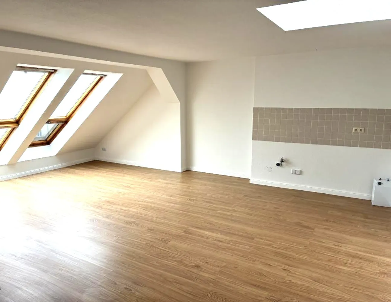 2 Zimmer Wohnung mit 58 m² in Halle (Saale) – Bild 4