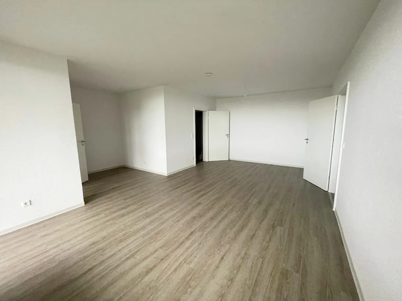 4 Zimmer Wohnung mit 100 m² in Köln – Bild 2
