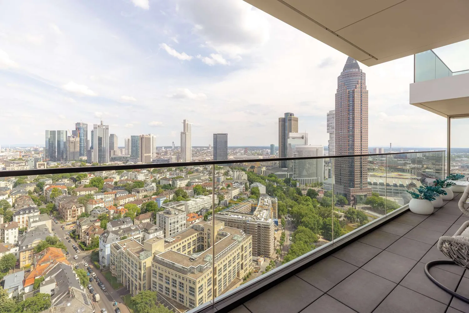 3 Zimmer Wohnung mit 142 m² in Frankfurt am Main – Bild 7