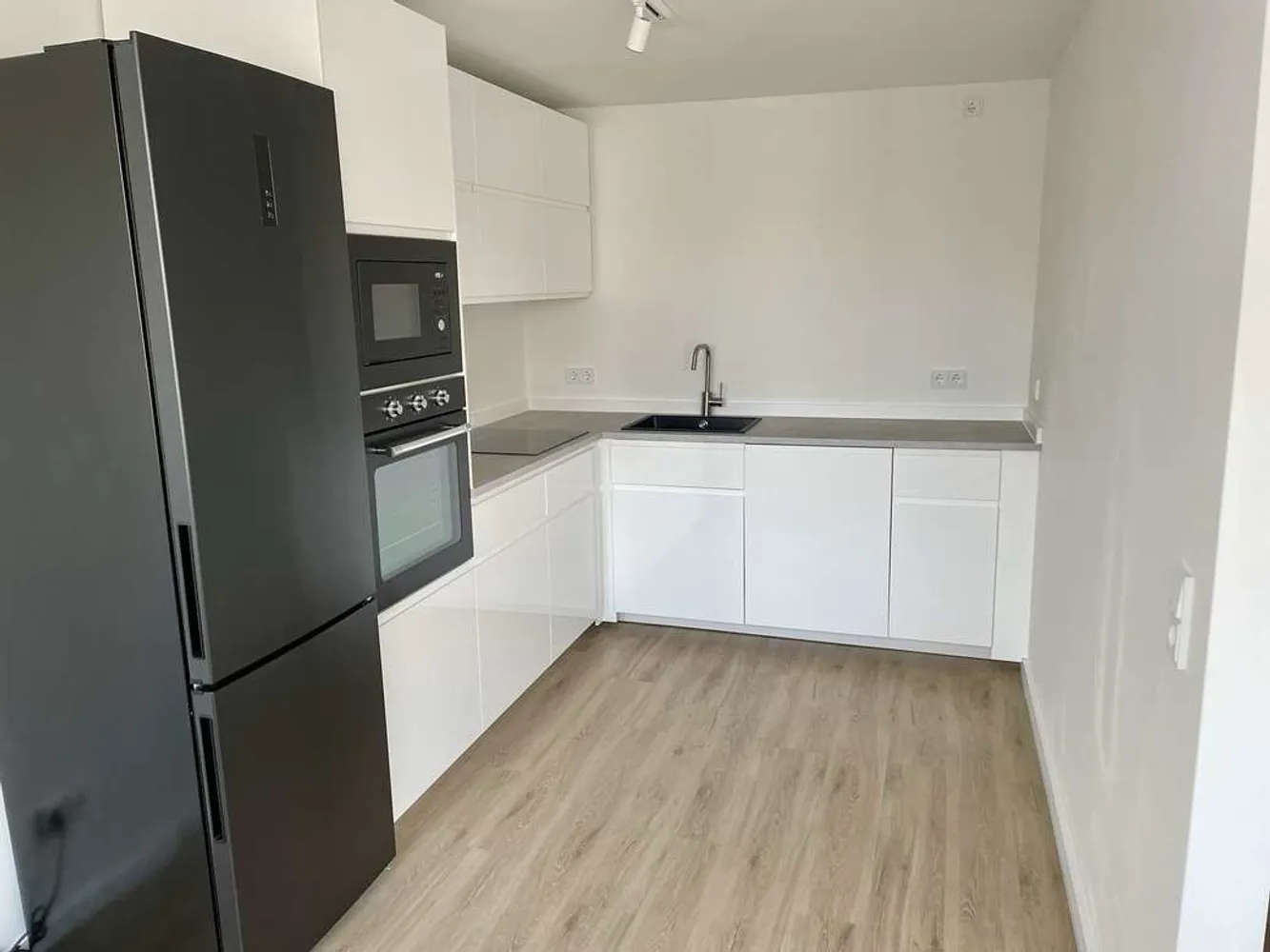 2 Zimmer Wohnung mit 82 m² in Köln – Bild 3