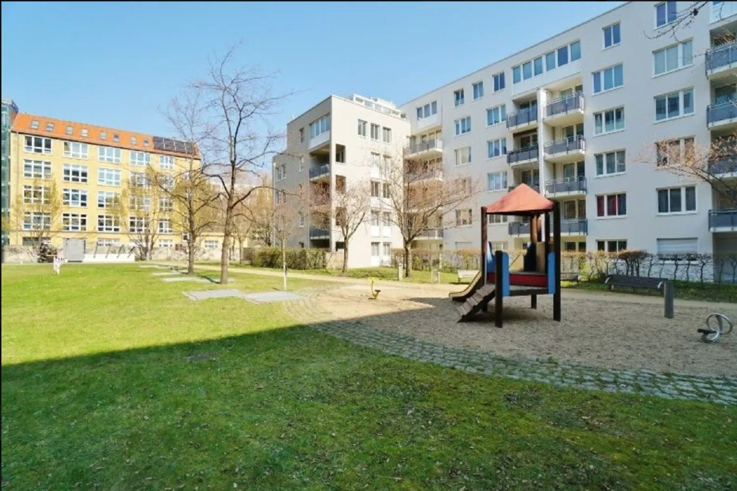 2 room apartment with 60 m² in Berlin – Photo 2