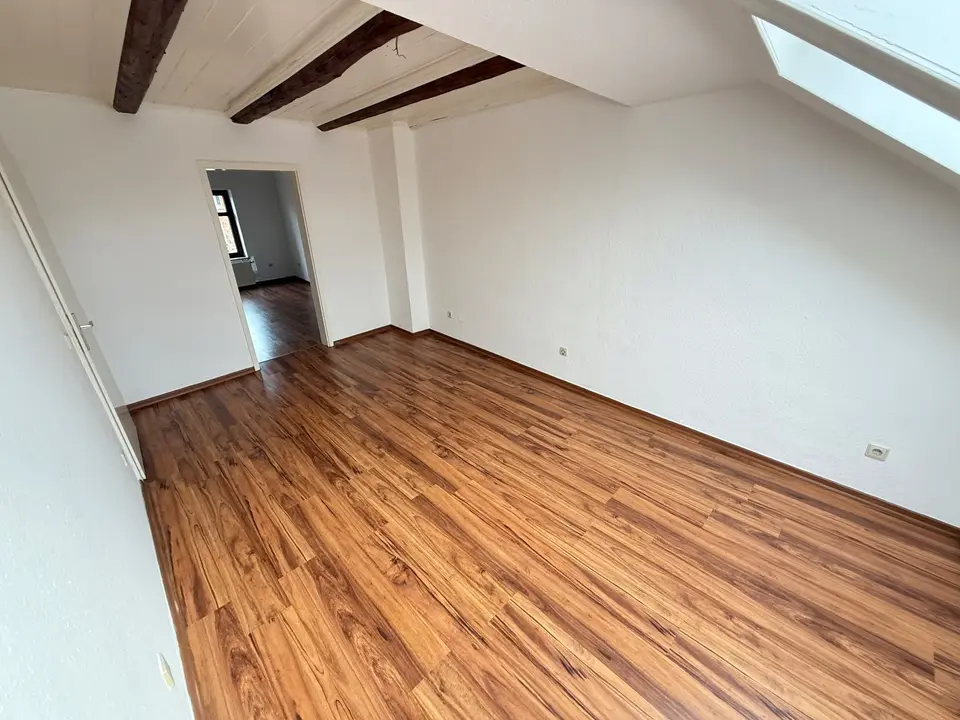4 Zimmer Wohnung mit 111 m² in Weißenfels – Bild 9