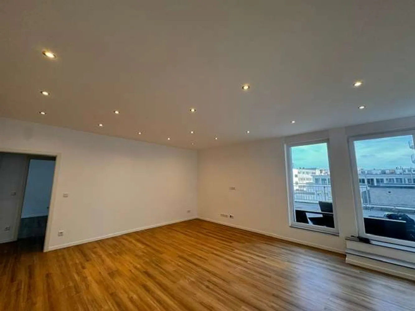 4 Zimmer Wohnung mit 130 m² in Solingen – Bild 2