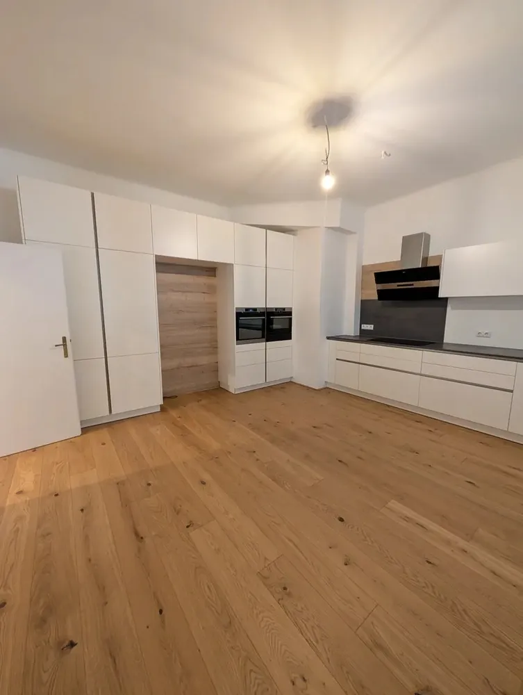 4 Zimmer Wohnung mit 150 m² in Köln – Bild 1