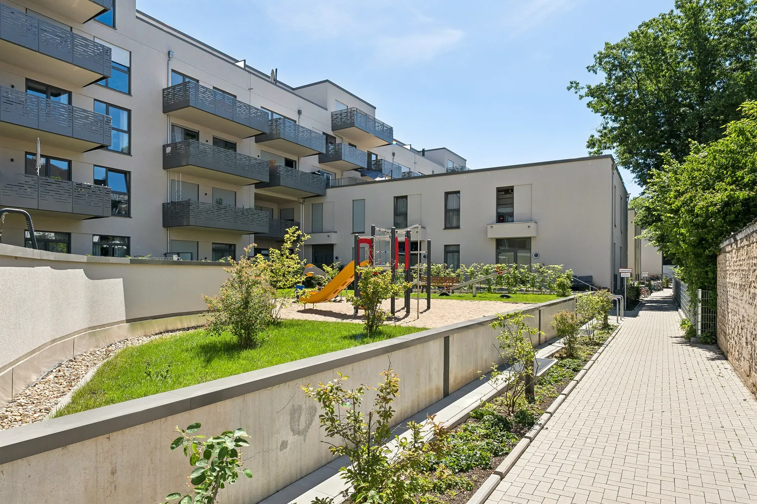 3 room apartment with 79 m² in Düsseldorf – Photo 3