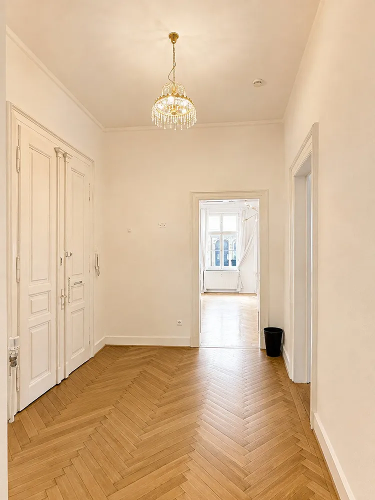 4 Zimmer Wohnung mit 110 m² in Augsburg – Bild 2