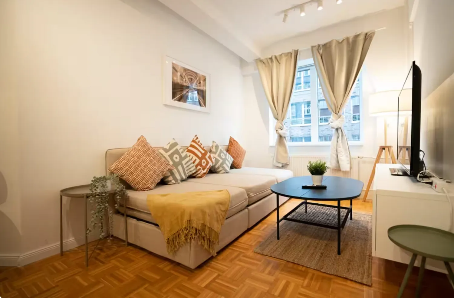 2 Zimmer Wohnung mit 65 m² in Hamburg – Bild 1