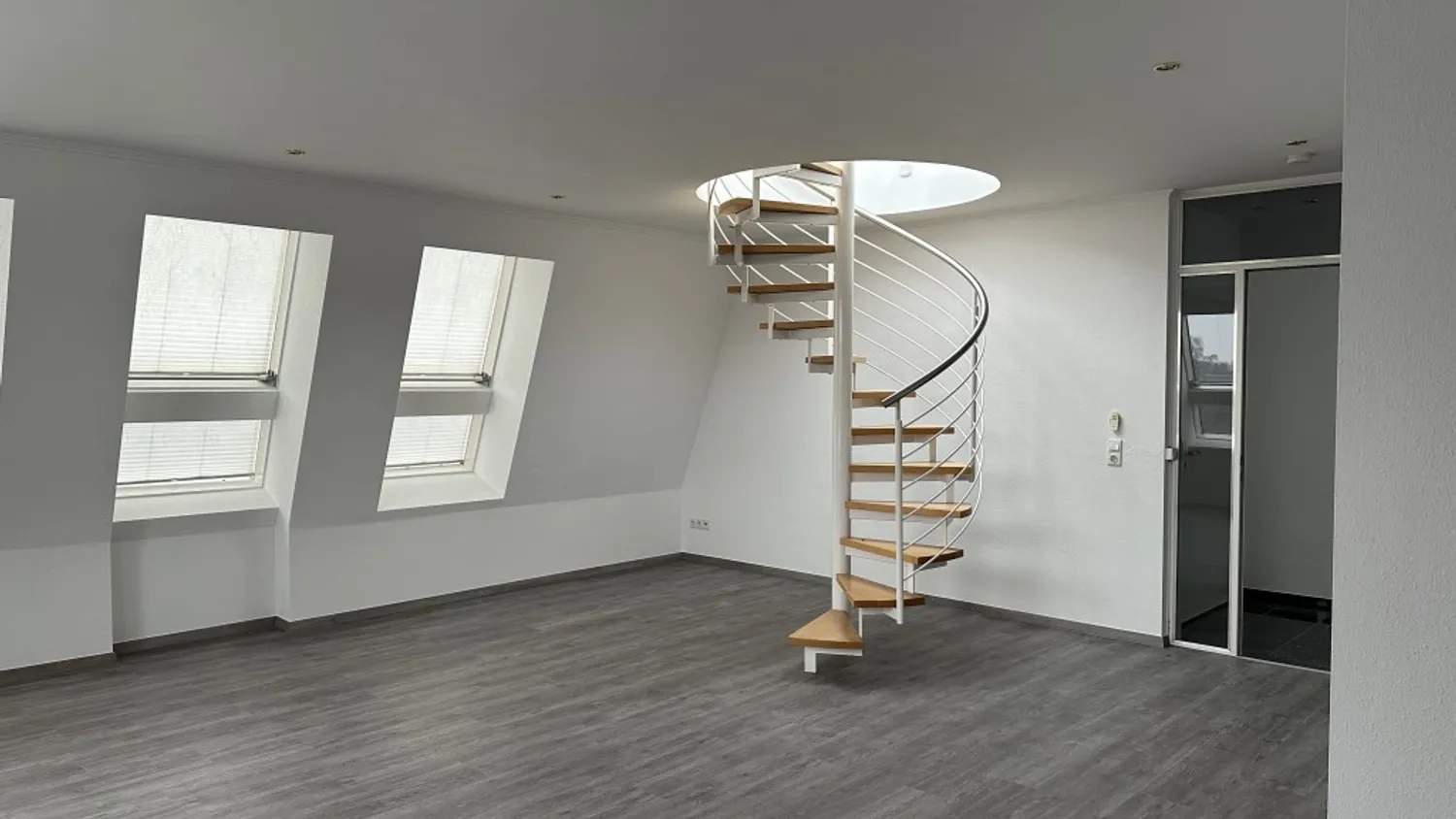 4 Zimmer Wohnung mit 129 m² in Solingen – Bild 2