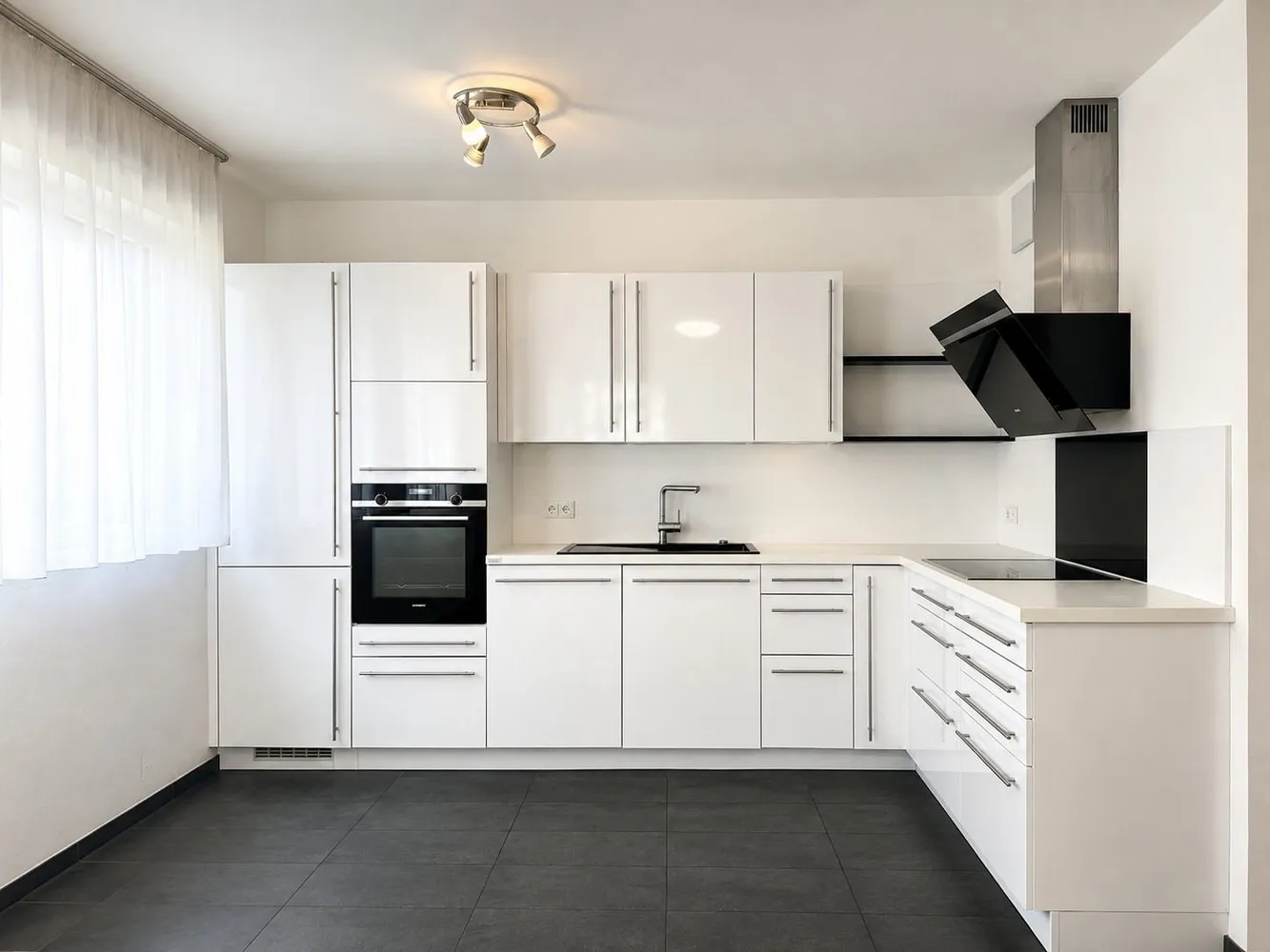 2 Zimmer Wohnung mit 77 m² in Köln – Bild 5