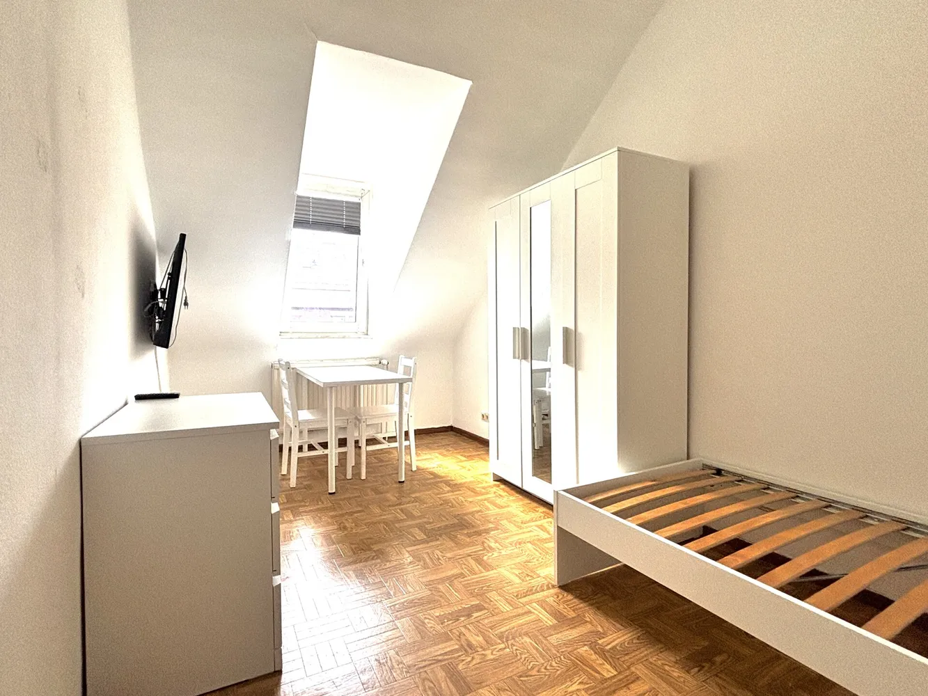 1 Zimmer Wohnung mit 12 m² in Karlsruhe – Bild 6