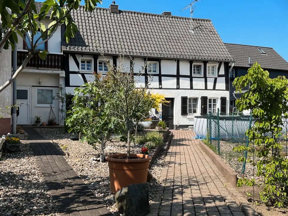 3 Zimmer Wohnung mit 90 m² in Siegburg – Bild 2