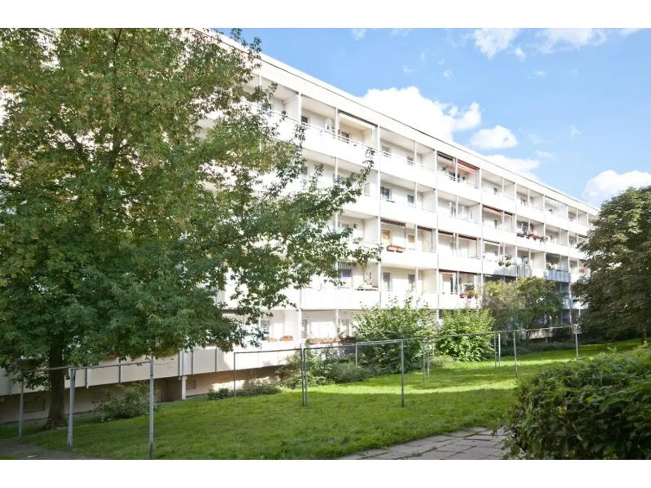 4 Zimmer Wohnung mit 67 m² in Halle (Saale) – Bild 2
