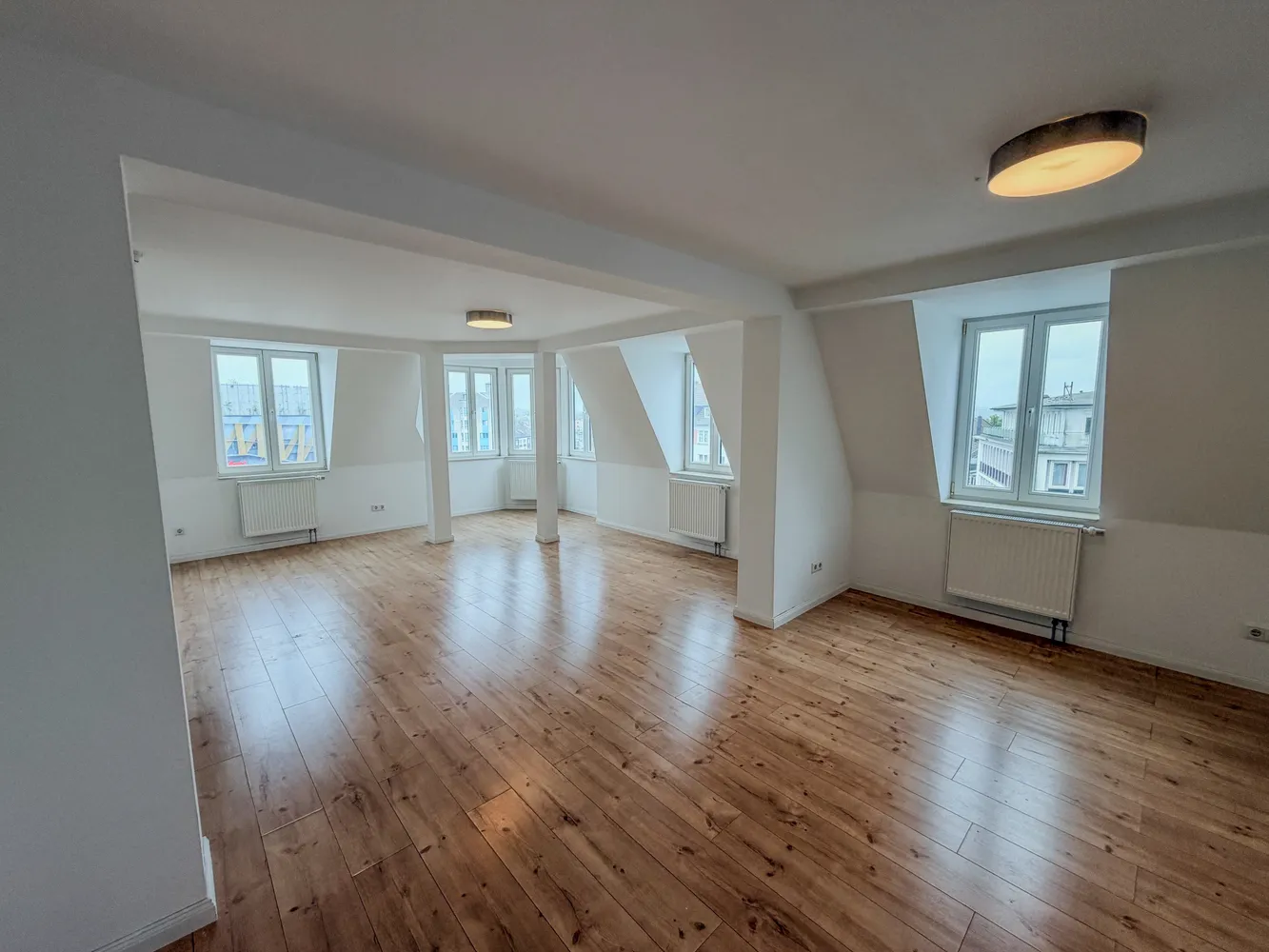 4 Zimmer Wohnung mit 98 m² in Solingen – Bild 1