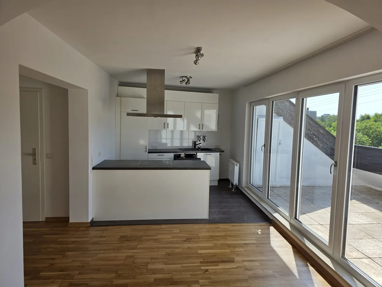 3 Zimmer Wohnung mit 105 m² in Würzburg – Bild 3