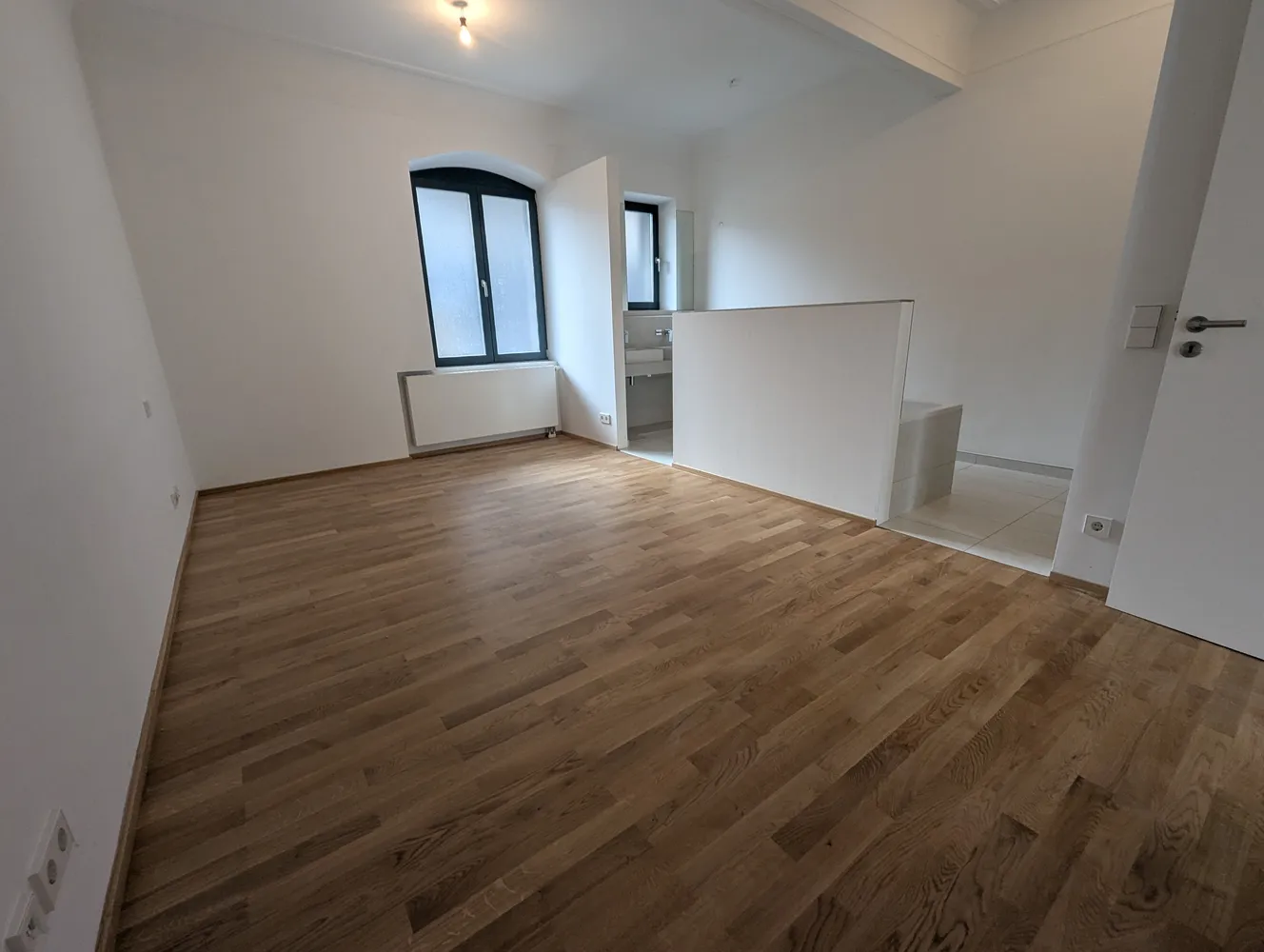 2 Zimmer Wohnung mit 77 m² in Stuttgart – Bild 2