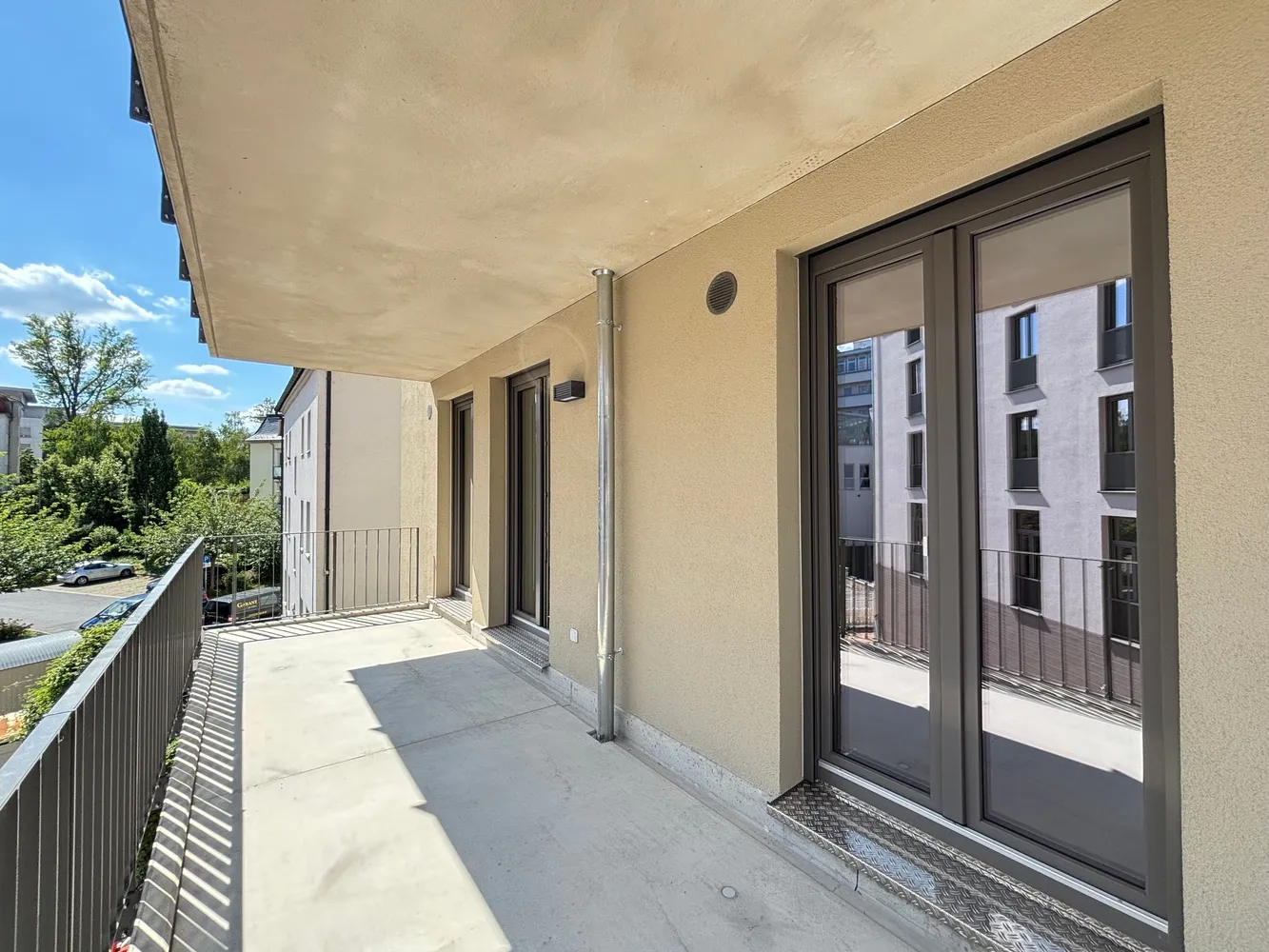 5 Zimmer Wohnung mit 110 m² in Dresden – Bild 2