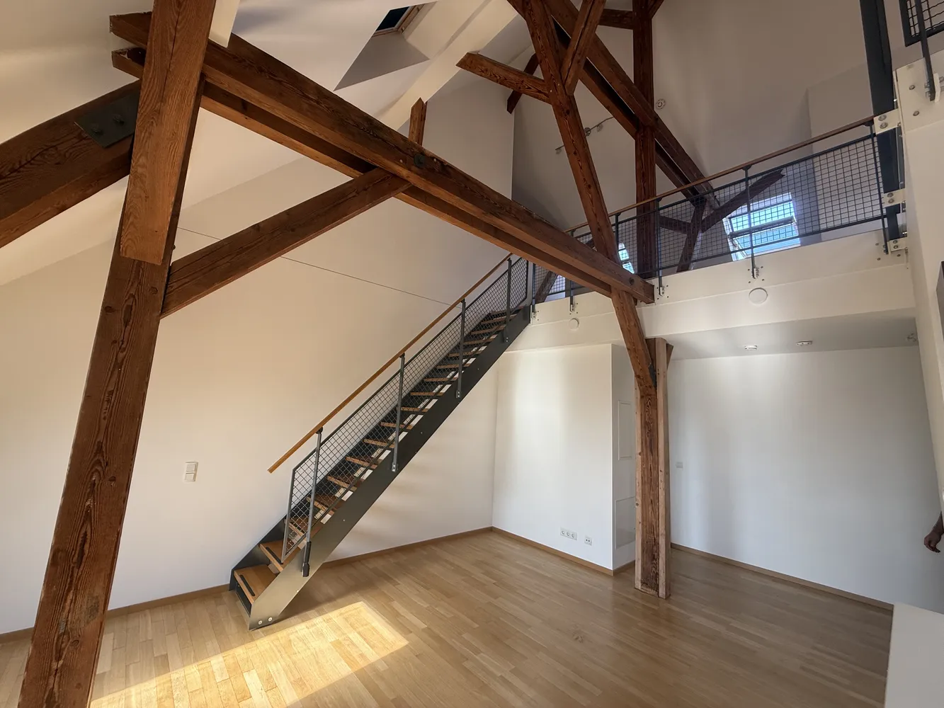 3 Zimmer Wohnung mit 98 m² in München – Bild 1