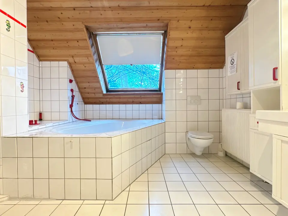 10 Zimmer Wohnung mit 140 m² in Norden – Bild 7