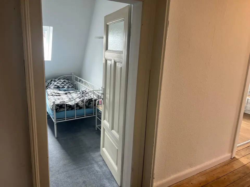 7 Zimmer Wohnung mit 12 m² in Bielefeld – Bild 7