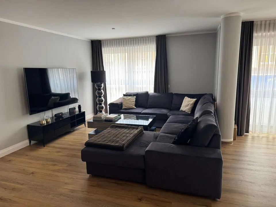 3 Zimmer Wohnung mit 169 m² in Düsseldorf – Bild 1