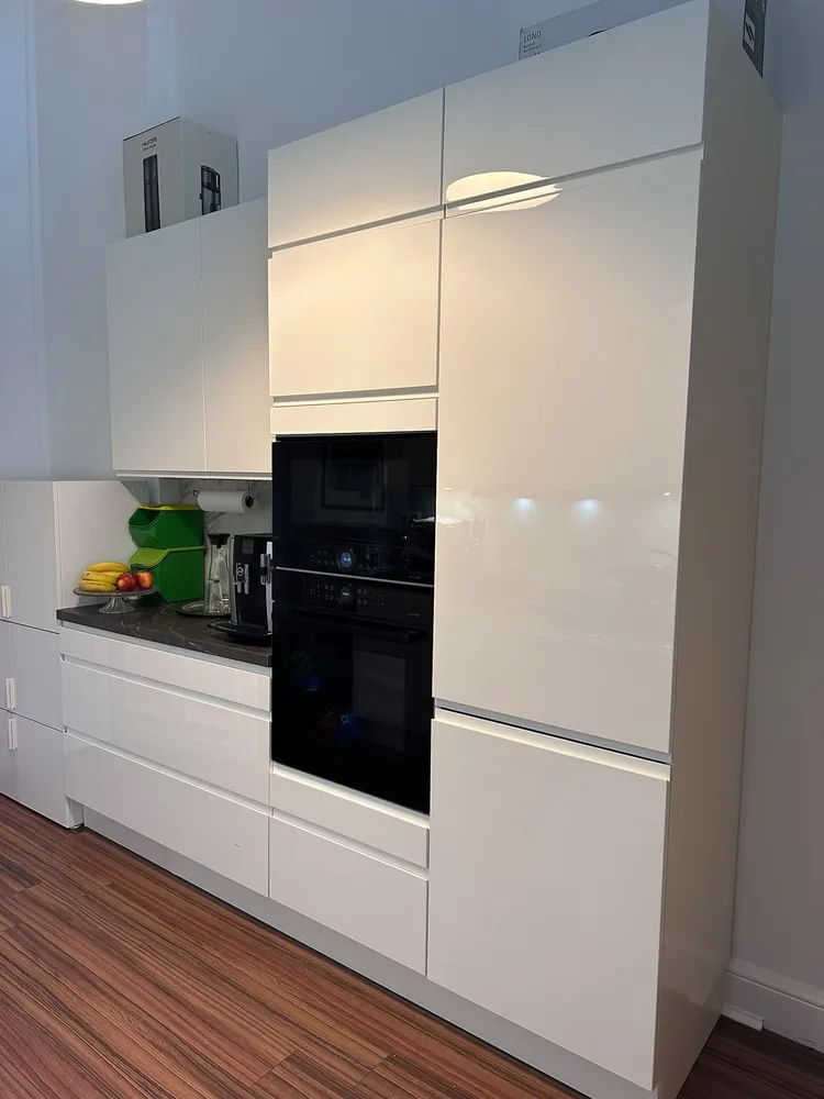 4 Zimmer Wohnung mit 129 m² in Wiesbaden – Bild 1
