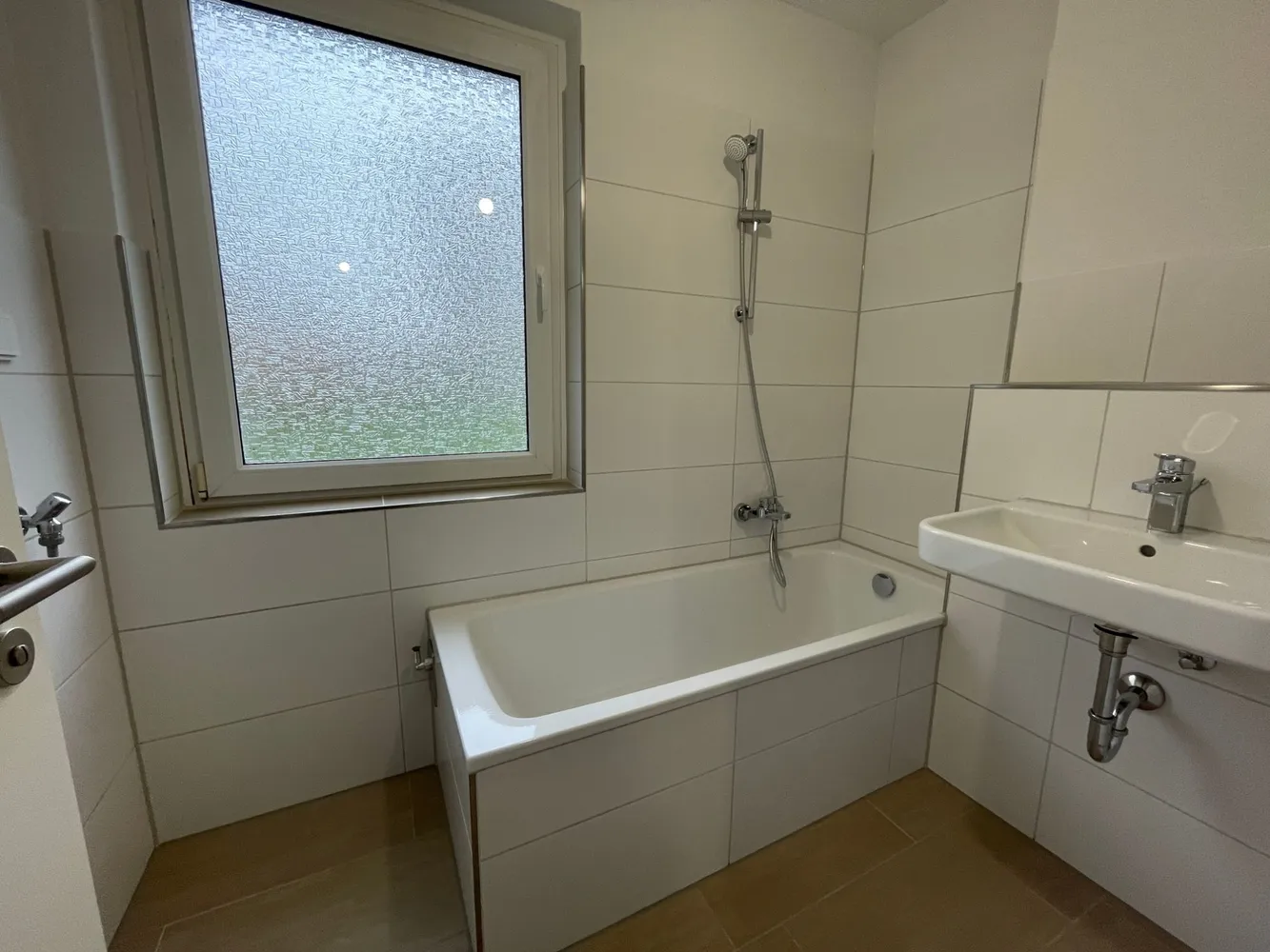 3 room apartment with 80 m² in Duisburg – Photo 2