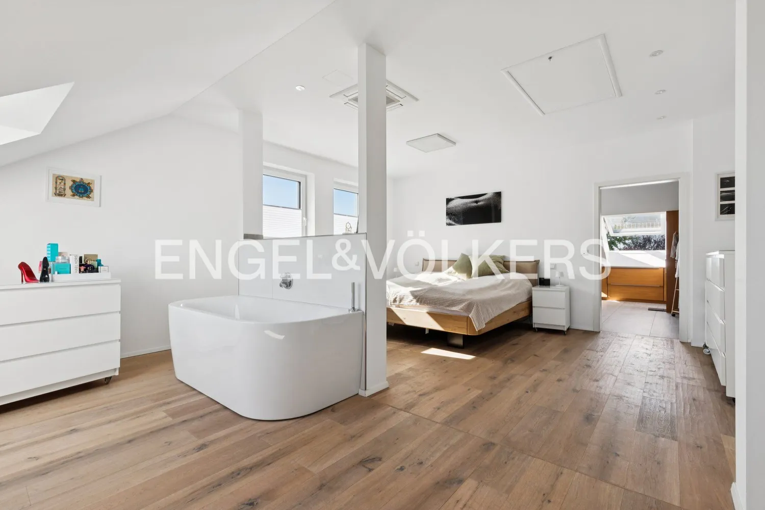 4 Zimmer Wohnung mit 233 m² in Pulheim – Bild 1