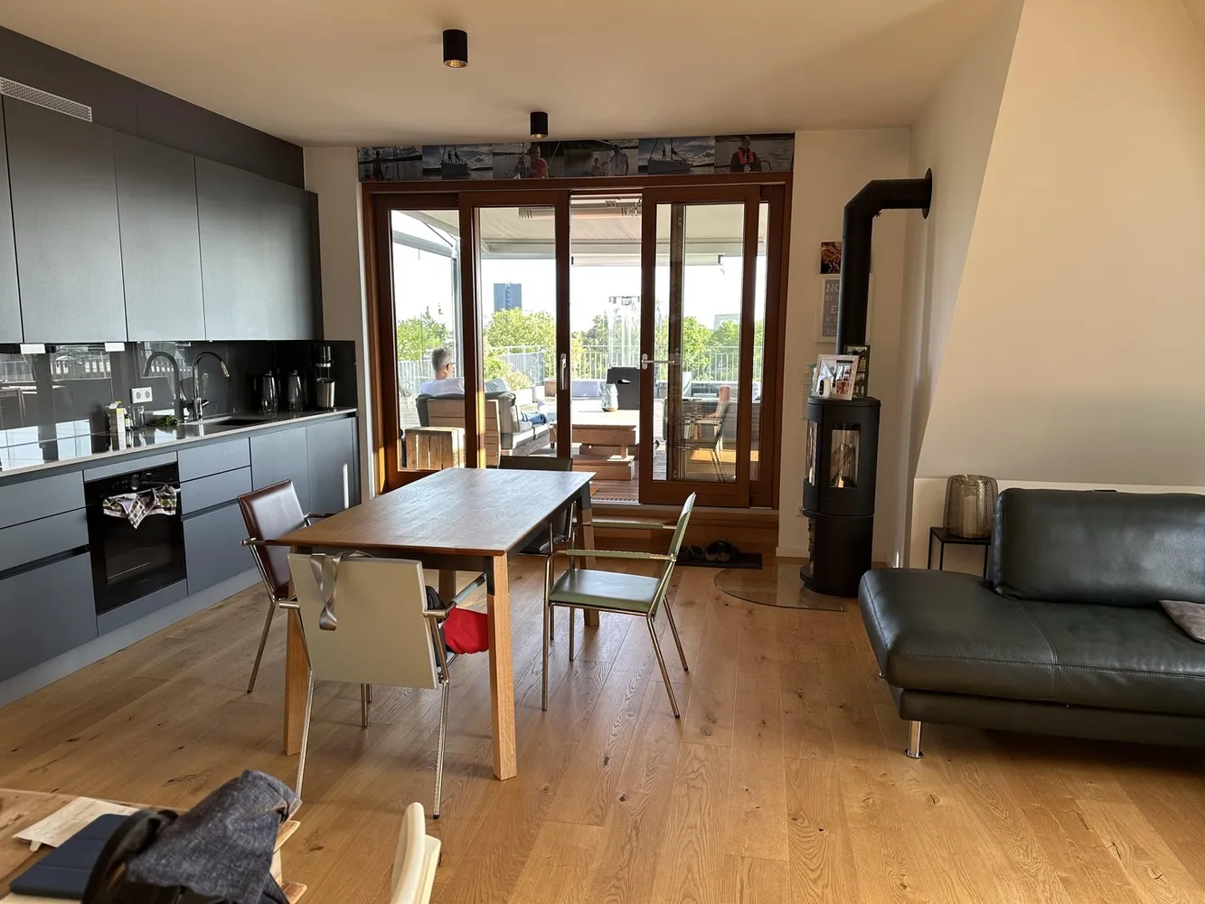 6 Zimmer Wohnung mit 180 m² in Hamburg – Bild 3